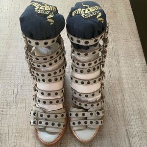 NIB Freebird by Steven Casandra Sandals